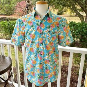 Southern Shirt Co. Party collection Hawaiian Camp Shirt. Size Medium